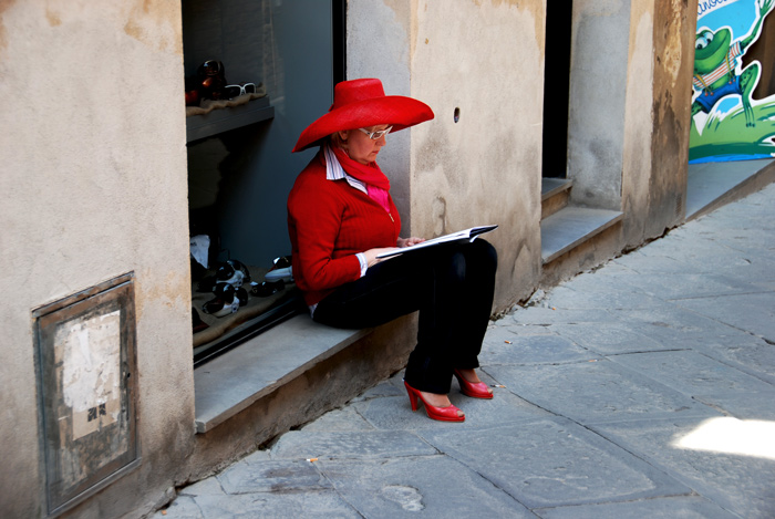Signora_in_rosso.jpg