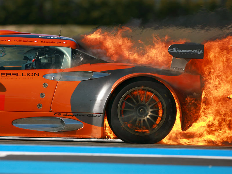 Spyker-in-fire-02.jpg