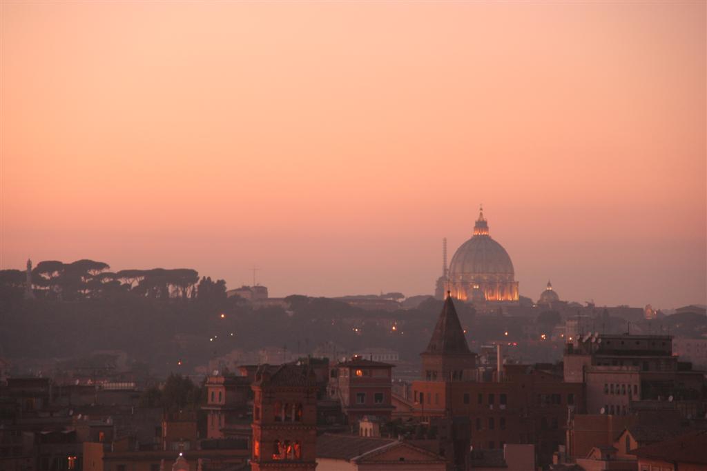 Tramonto su Roma.jpg