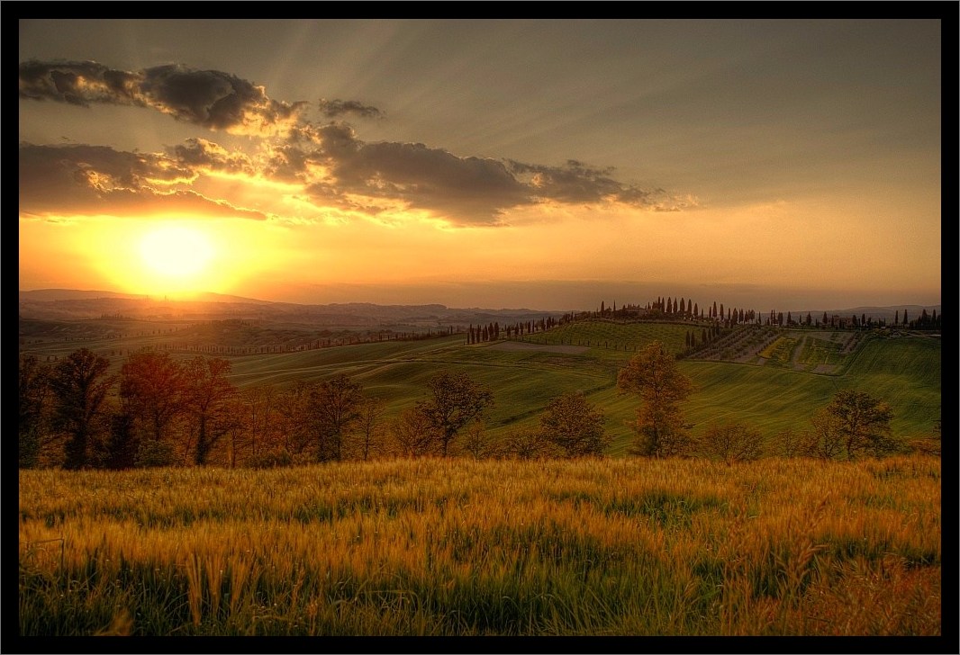 Tramonto toscano.jpg