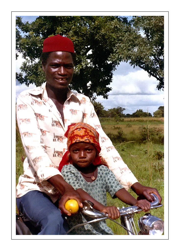 Uomo e bambina.jpg