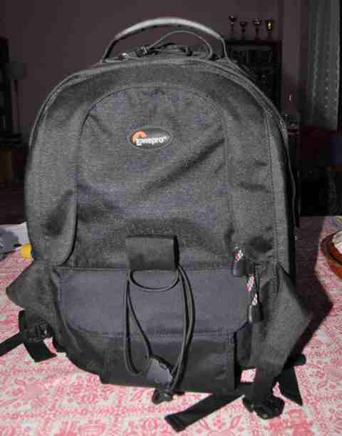 zaino lowepro esterno.jpg